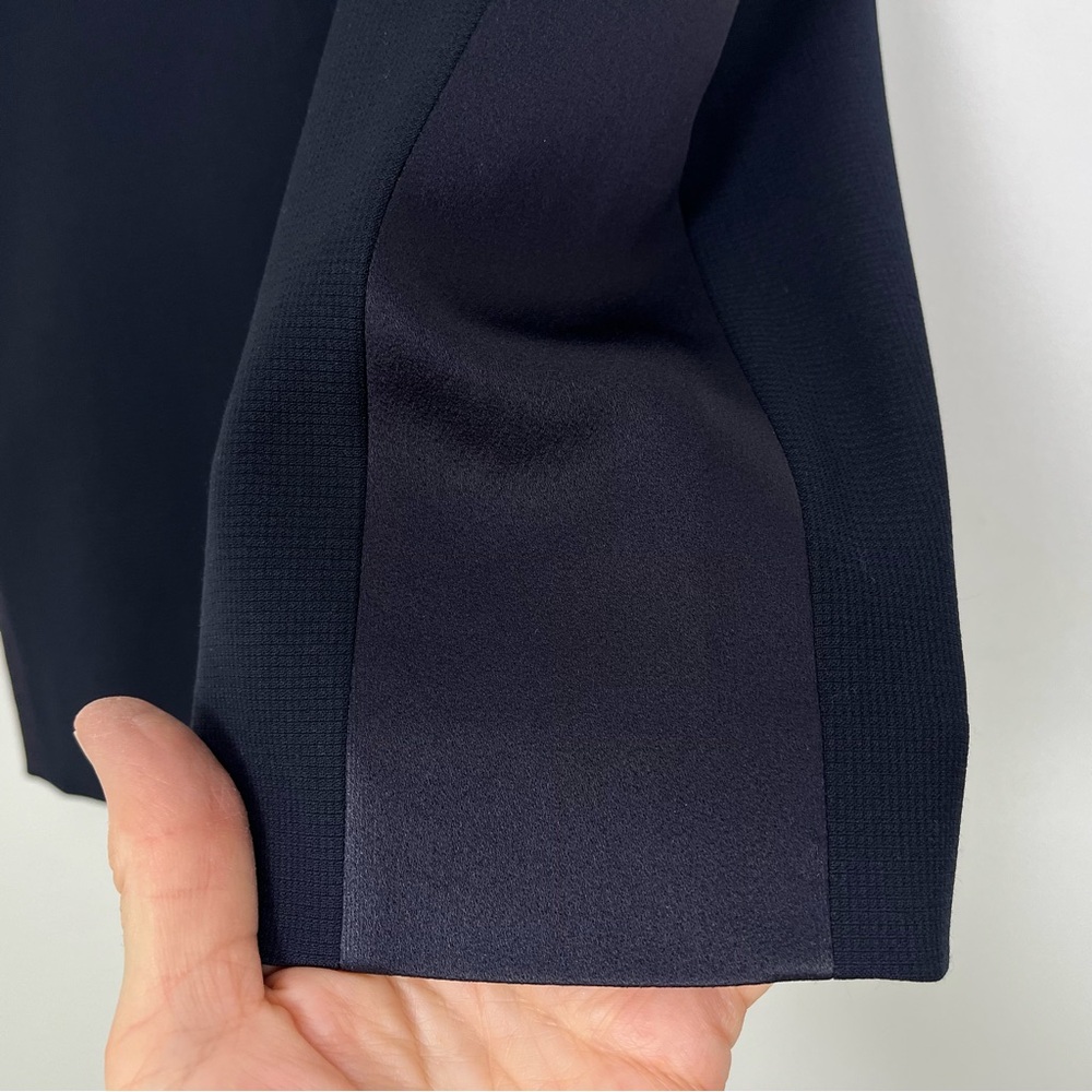 Boss Navy Blue Classic Minimalist Wool Pencil Skirt Lined‎ Size 4 Back Slit - Picture 4 of 12
